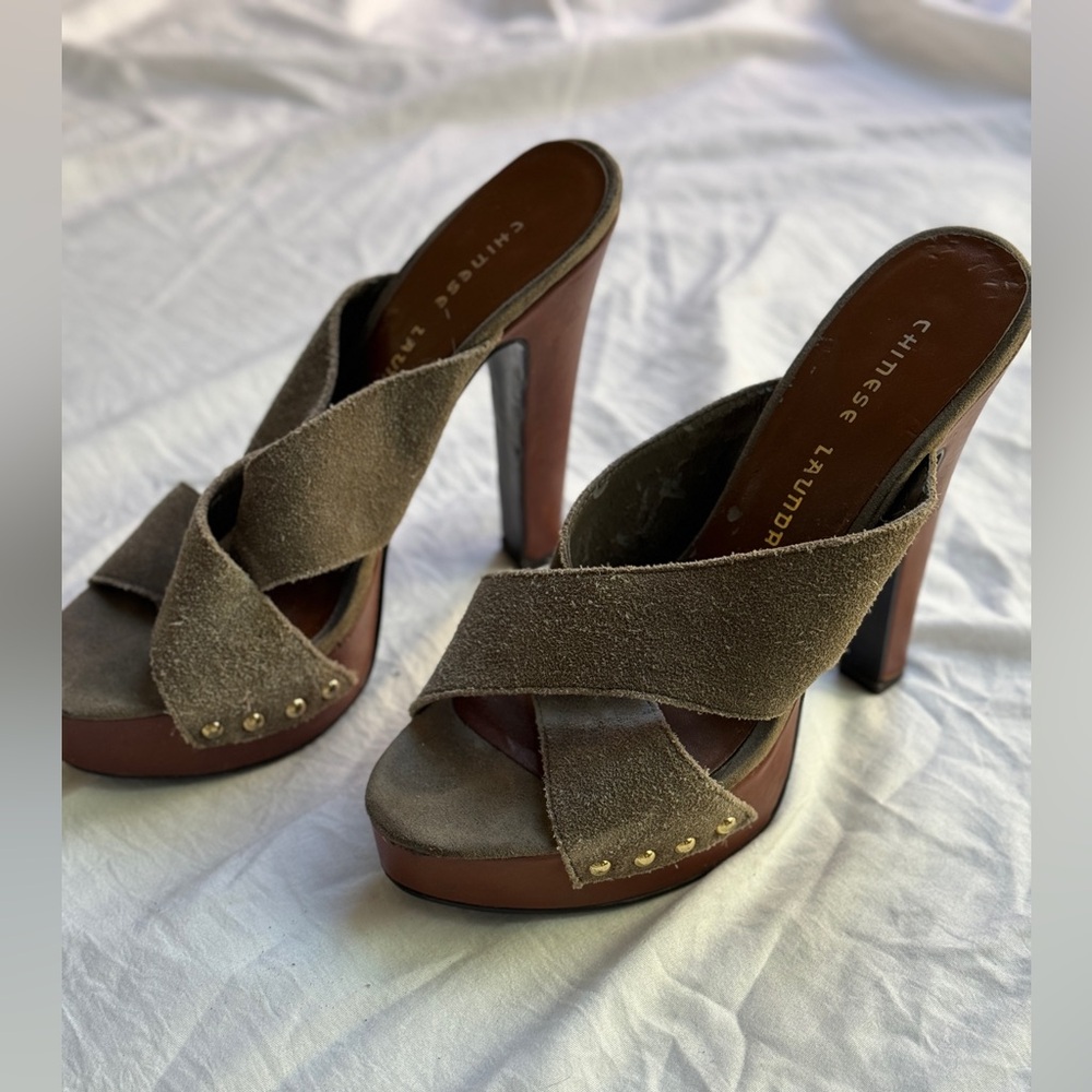 Chinese Laundry Suede Grey Heels Size 8